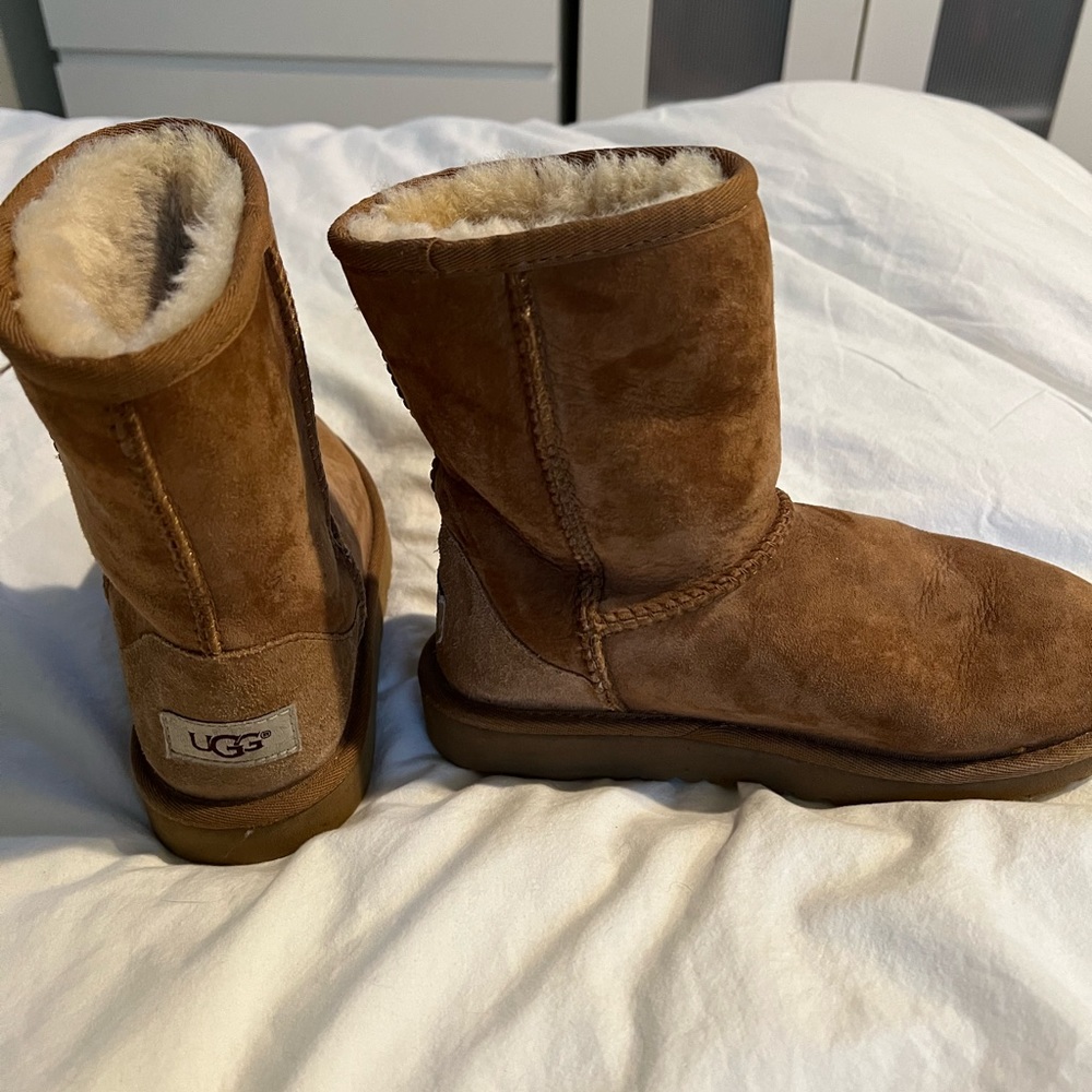 Ugg girls boots size 2